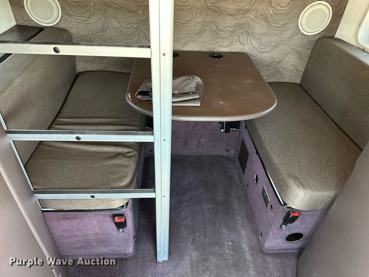 image for item OG9133 2015 Volvo VNL  semi truck