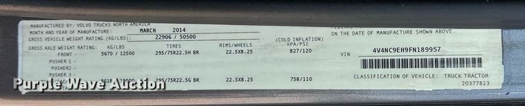 image for item OG9133 2015 Volvo VNL  semi truck