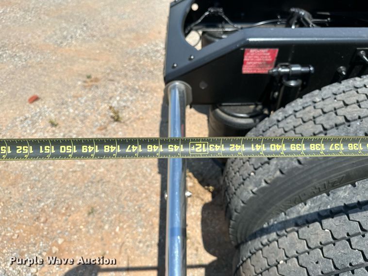 image for item OG9135 2016 Volvo VNL  semi truck