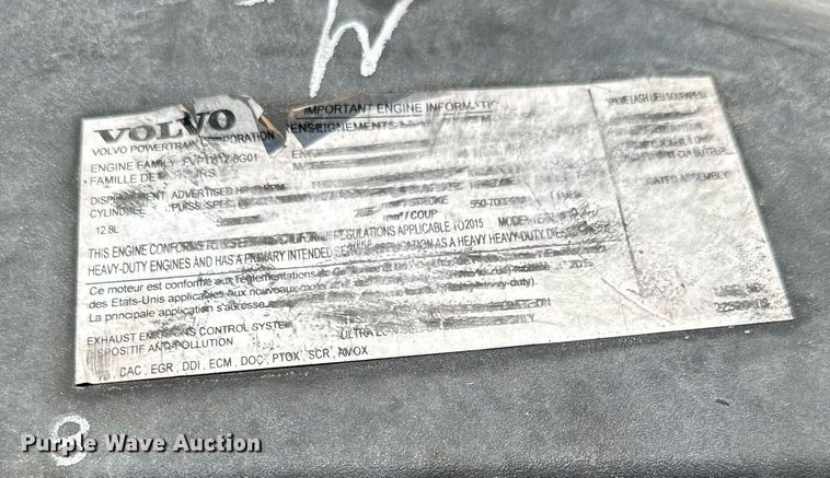 image for item OG9135 2016 Volvo VNL  semi truck