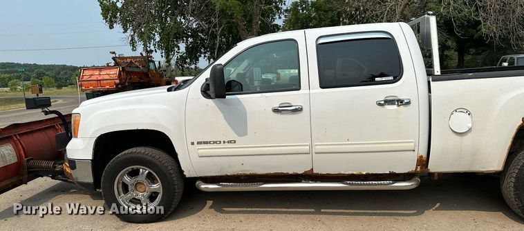 image for item AF9663 2008 GMC Sierra 2500HD  Crew Cab pickup truck