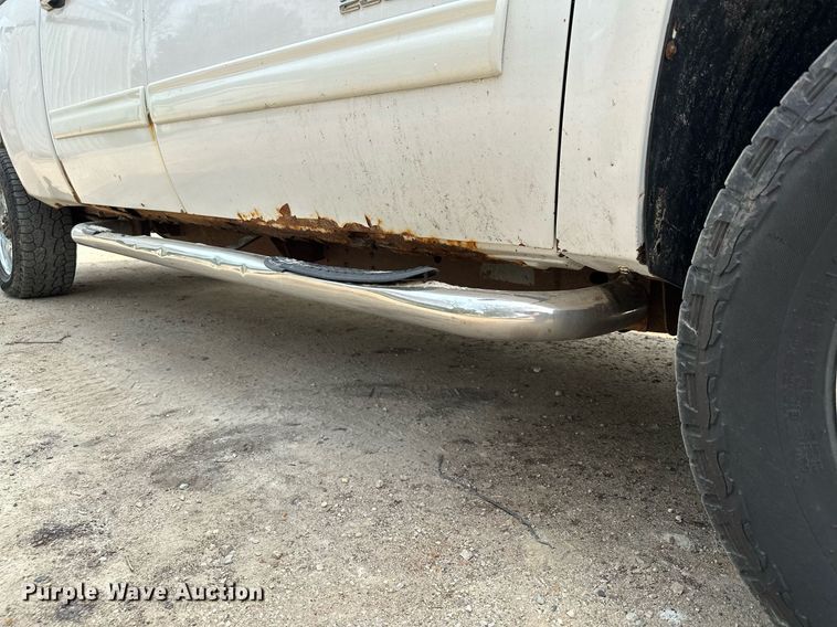 image for item AF9663 2008 GMC Sierra 2500HD  Crew Cab pickup truck