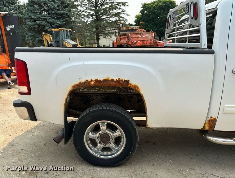 image for item AF9663 2008 GMC Sierra 2500HD  Crew Cab pickup truck