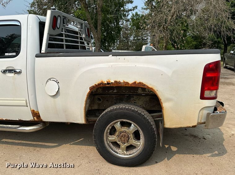 image for item AF9663 2008 GMC Sierra 2500HD  Crew Cab pickup truck