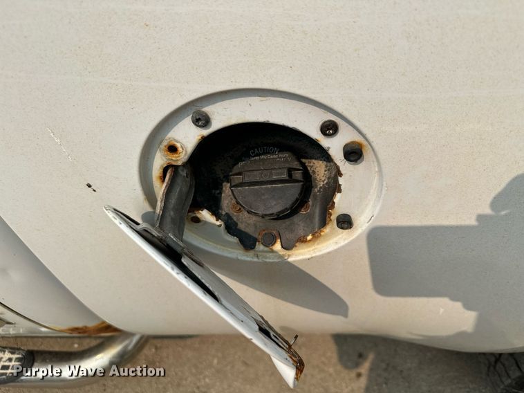 image for item AF9663 2008 GMC Sierra 2500HD  Crew Cab pickup truck