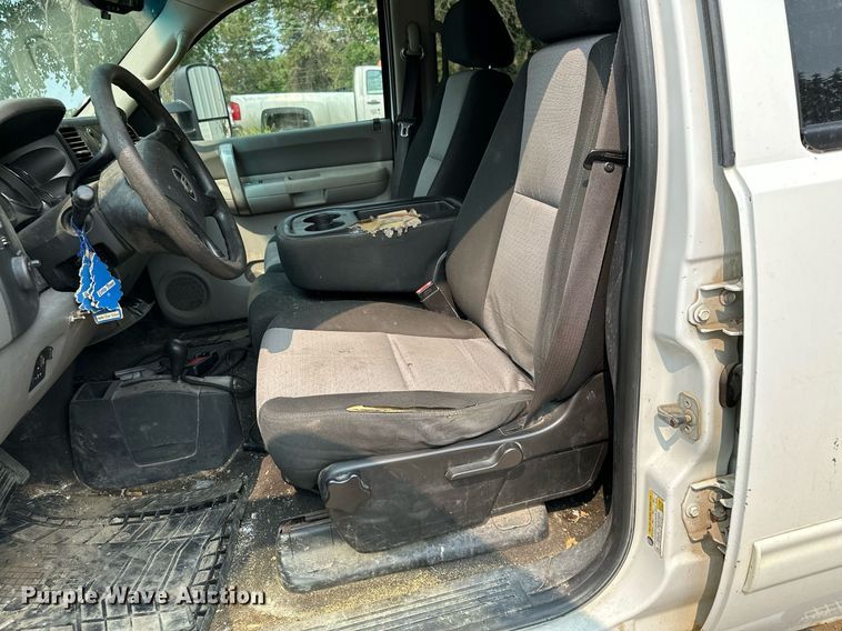 image for item AF9663 2008 GMC Sierra 2500HD  Crew Cab pickup truck