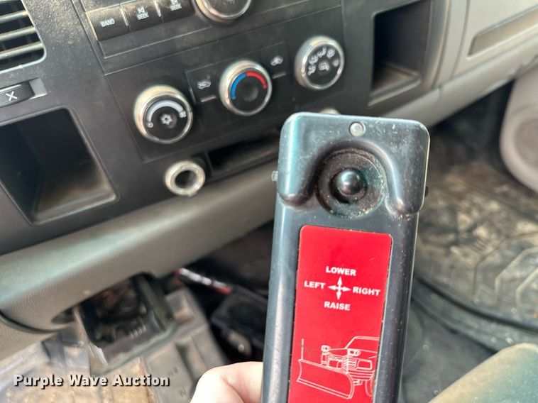 image for item AF9663 2008 GMC Sierra 2500HD  Crew Cab pickup truck