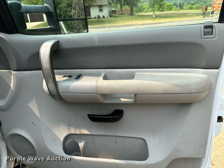 image for item AF9663 2008 GMC Sierra 2500HD  Crew Cab pickup truck