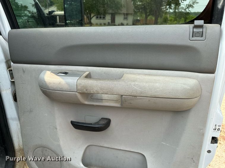 image for item AF9663 2008 GMC Sierra 2500HD  Crew Cab pickup truck