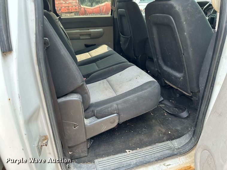 image for item AF9663 2008 GMC Sierra 2500HD  Crew Cab pickup truck