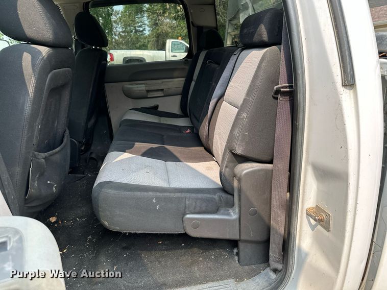 image for item AF9663 2008 GMC Sierra 2500HD  Crew Cab pickup truck