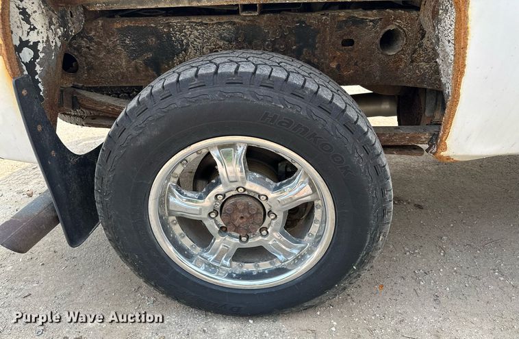 image for item AF9663 2008 GMC Sierra 2500HD  Crew Cab pickup truck