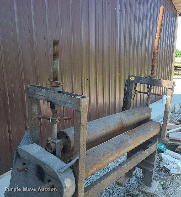 image for item BR9819 Roll former