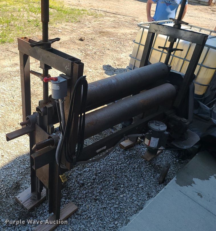 image for item BR9819 Roll former