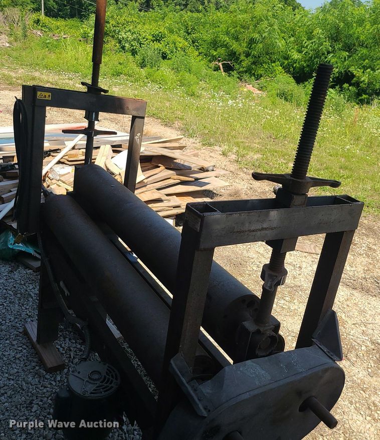 image for item BR9819 Roll former