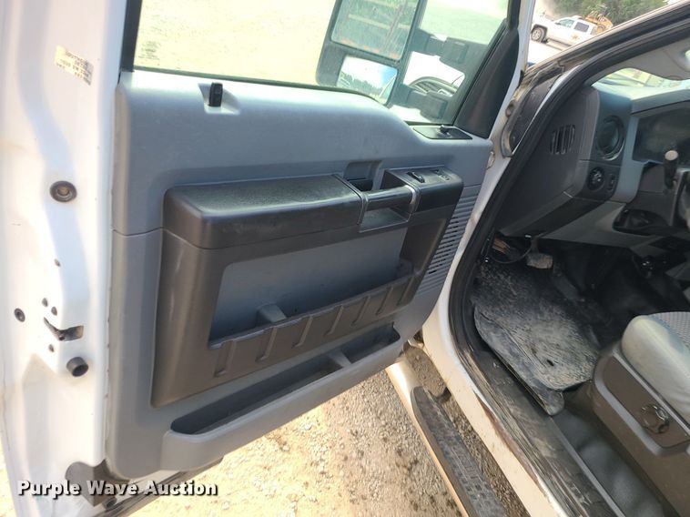 image for item DC6037 2012 Ford F250 Super Duty  SuperCab pickup truck