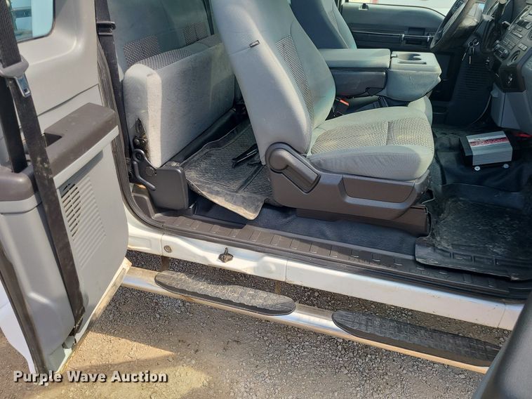 image for item DC6037 2012 Ford F250 Super Duty  SuperCab pickup truck