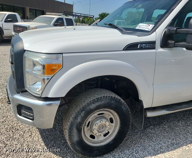 image for item DC6040 2013 Ford F250  Crew Cab pickup truck