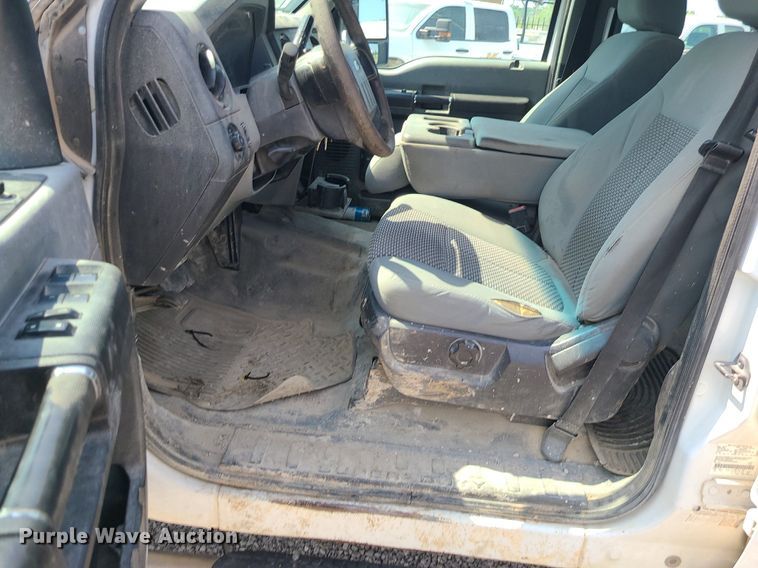 image for item DC6040 2013 Ford F250  Crew Cab pickup truck