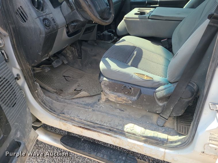 image for item DC6040 2013 Ford F250  Crew Cab pickup truck