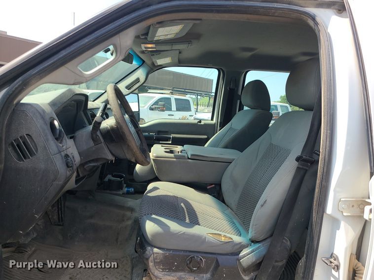 image for item DC6040 2013 Ford F250  Crew Cab pickup truck