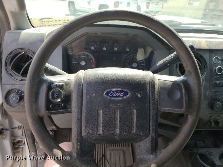 image for item DC6040 2013 Ford F250  Crew Cab pickup truck