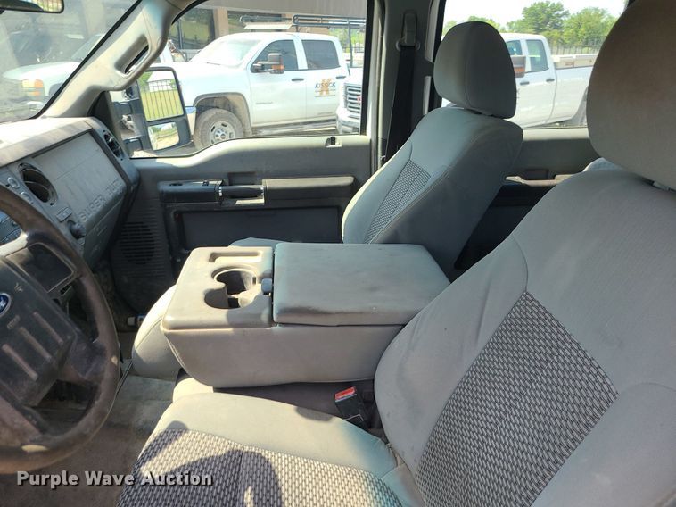 image for item DC6040 2013 Ford F250  Crew Cab pickup truck