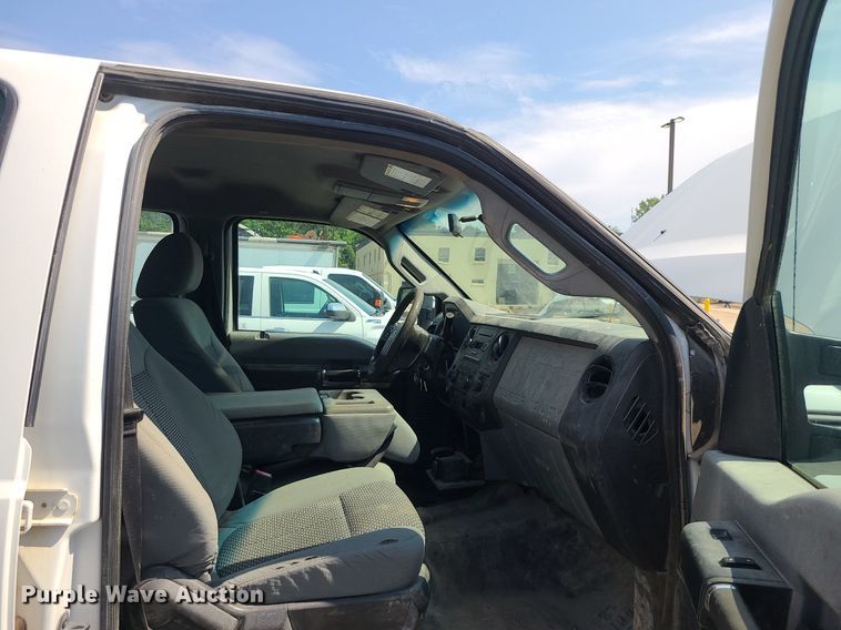 image for item DC6040 2013 Ford F250  Crew Cab pickup truck