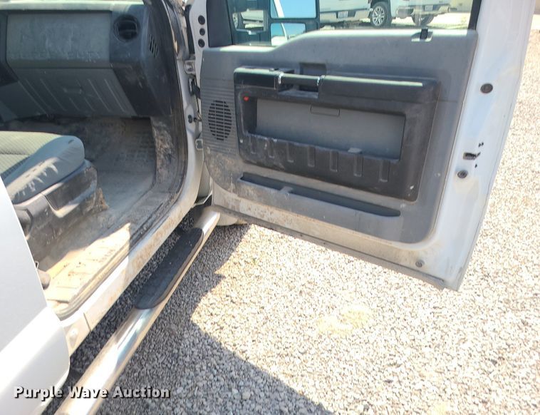 image for item DC6040 2013 Ford F250  Crew Cab pickup truck