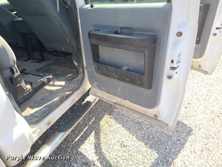 image for item DC6040 2013 Ford F250  Crew Cab pickup truck