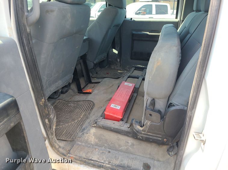 image for item DC6040 2013 Ford F250  Crew Cab pickup truck