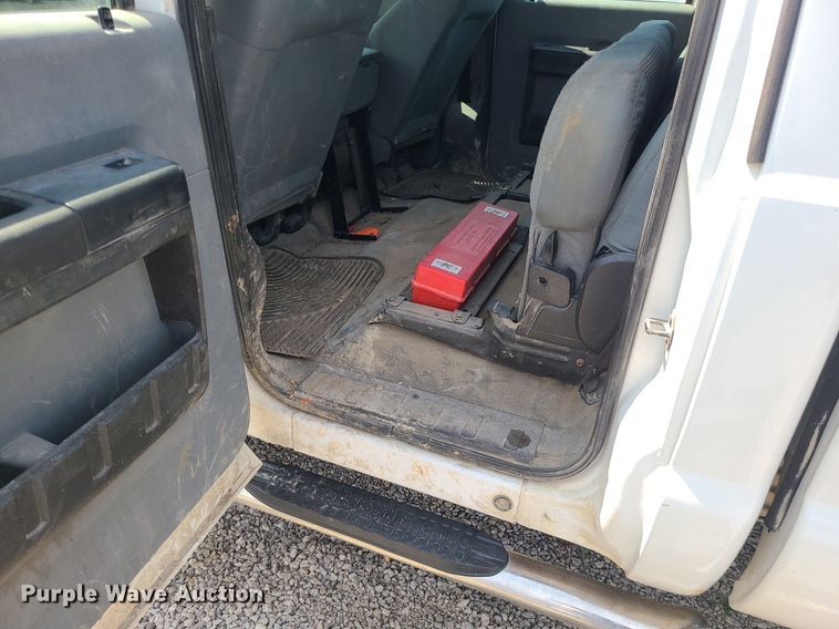 image for item DC6040 2013 Ford F250  Crew Cab pickup truck