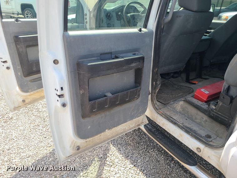 image for item DC6040 2013 Ford F250  Crew Cab pickup truck