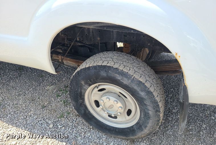 image for item DC6040 2013 Ford F250  Crew Cab pickup truck