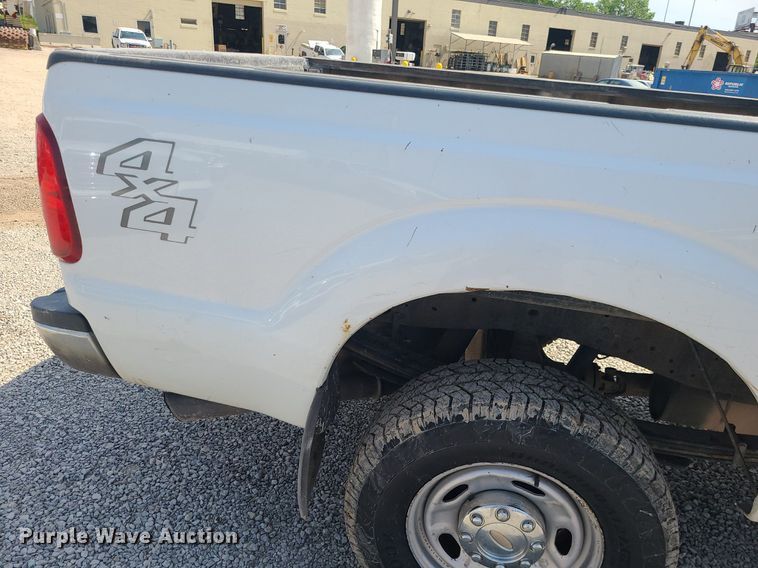 image for item DC6041 2013 Ford F250 Super Duty  Crew Cab pickup truck