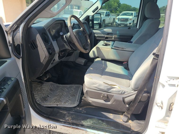 image for item DC6041 2013 Ford F250 Super Duty  Crew Cab pickup truck