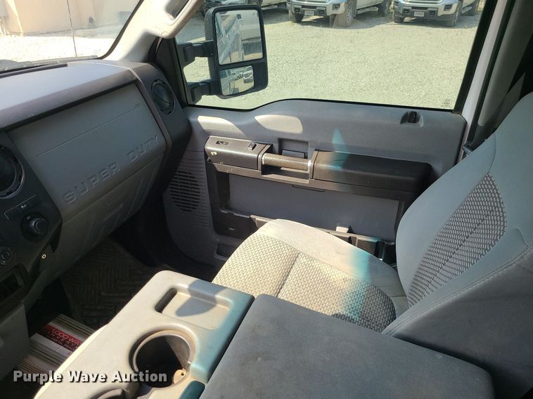 image for item DC6041 2013 Ford F250 Super Duty  Crew Cab pickup truck