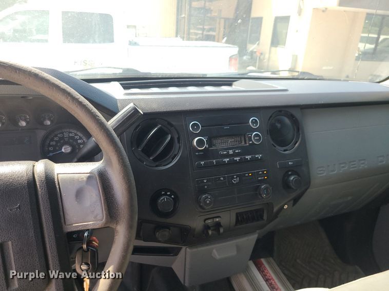 image for item DC6041 2013 Ford F250 Super Duty  Crew Cab pickup truck