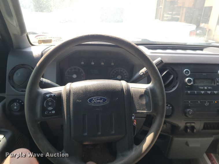 image for item DC6041 2013 Ford F250 Super Duty  Crew Cab pickup truck