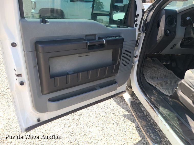 image for item DC6041 2013 Ford F250 Super Duty  Crew Cab pickup truck