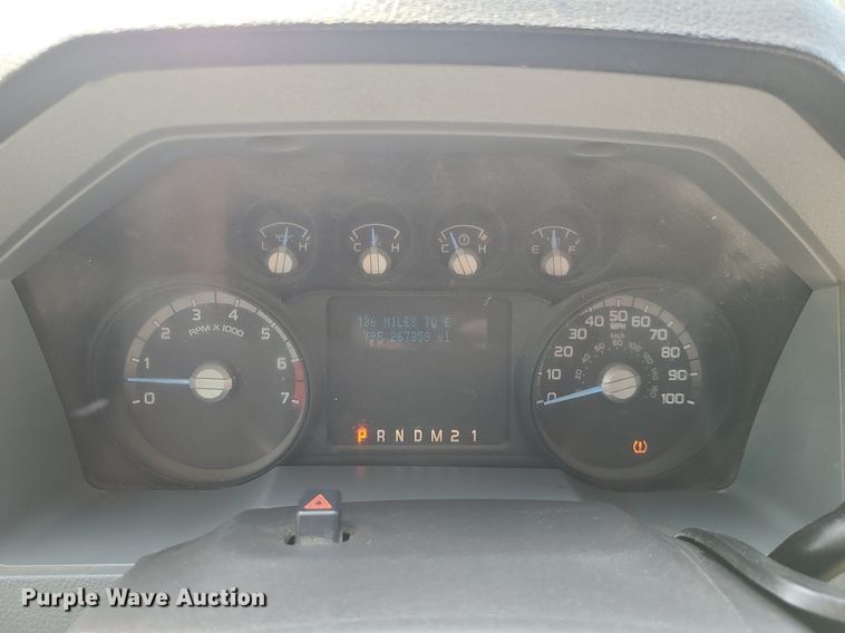 image for item DC6041 2013 Ford F250 Super Duty  Crew Cab pickup truck