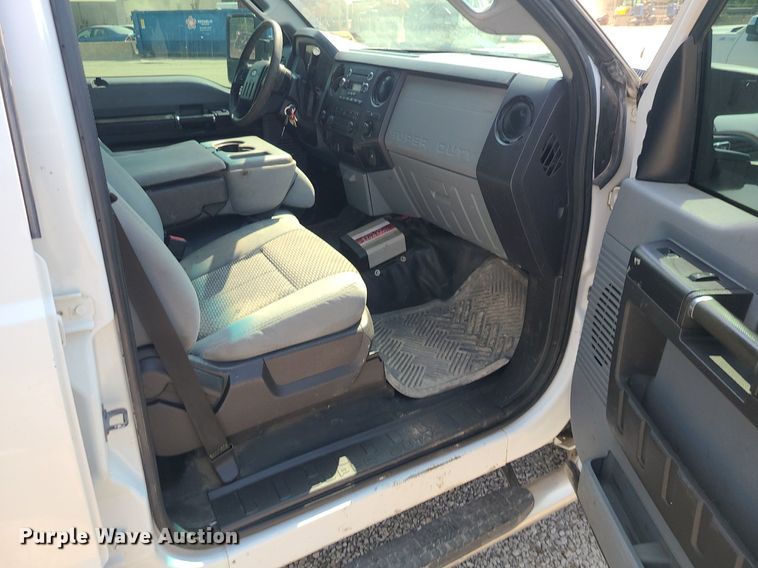 image for item DC6041 2013 Ford F250 Super Duty  Crew Cab pickup truck