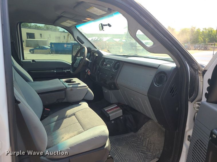 image for item DC6041 2013 Ford F250 Super Duty  Crew Cab pickup truck