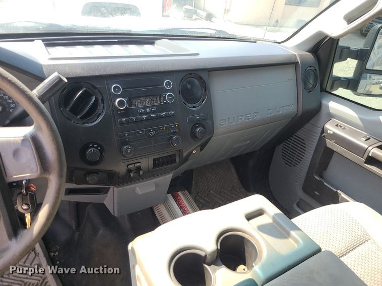 image for item DC6041 2013 Ford F250 Super Duty  Crew Cab pickup truck