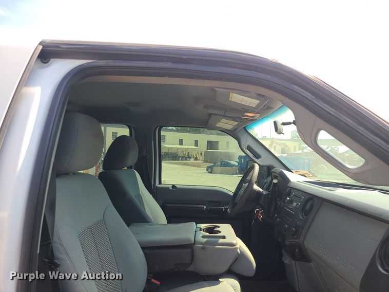image for item DC6041 2013 Ford F250 Super Duty  Crew Cab pickup truck