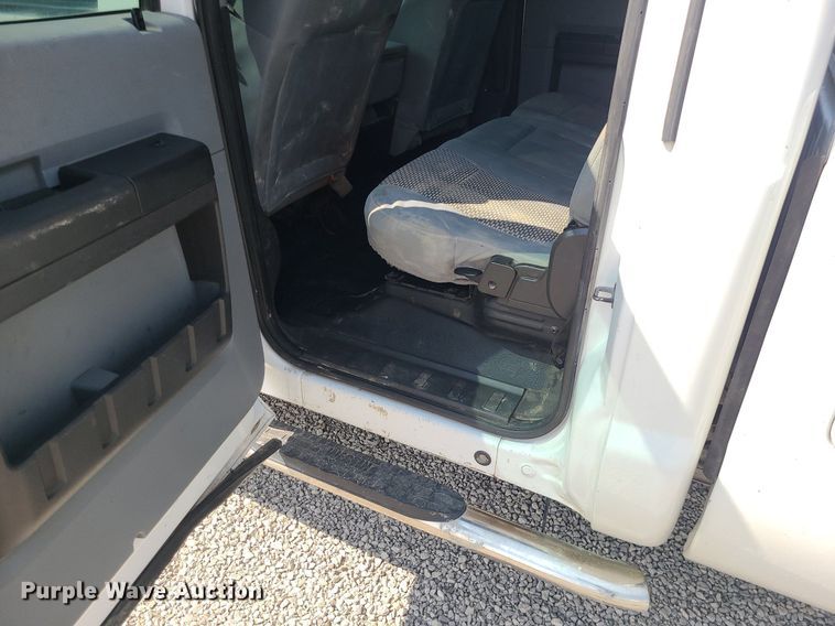 image for item DC6041 2013 Ford F250 Super Duty  Crew Cab pickup truck