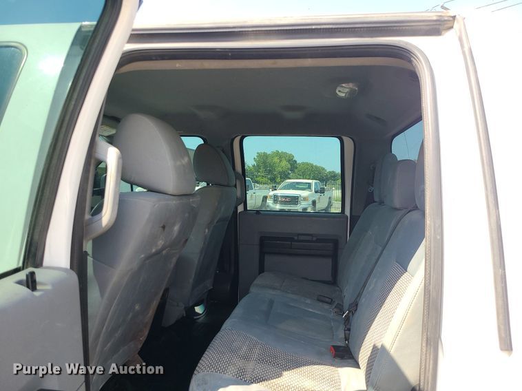 image for item DC6041 2013 Ford F250 Super Duty  Crew Cab pickup truck