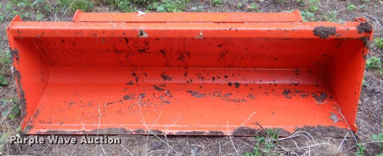 image for item DH7542 Kubota L2235A  bucket