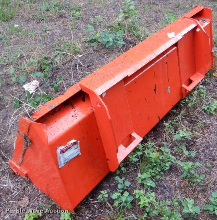 image for item DH7542 Kubota L2235A  bucket