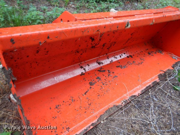 image for item DH7542 Kubota L2235A  bucket